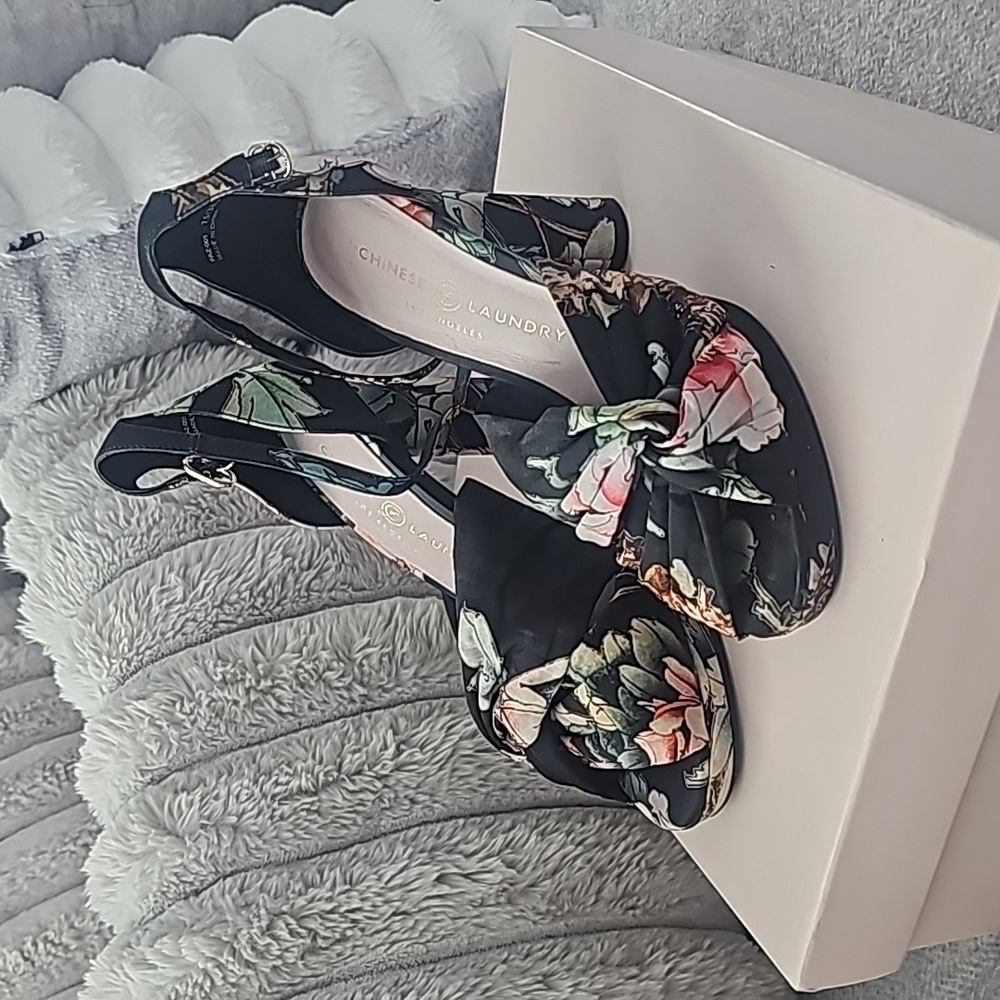 Chinese Laundry Flory Geisha Heel Size 7.5